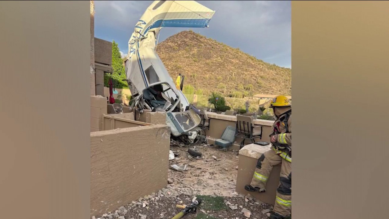 3 hurt after plane crashes into backyard of north Phoenix home