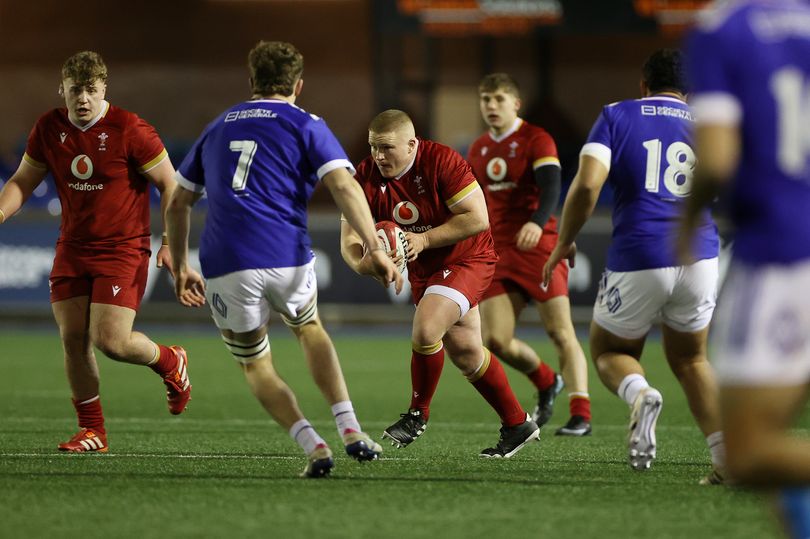 The emerging Welsh rugby talent who has found his edge on the farm