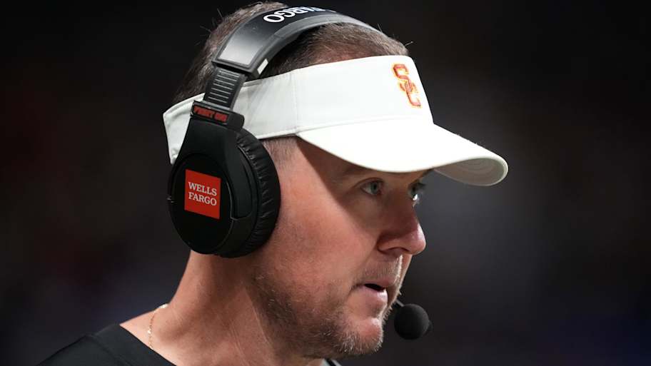 This USC defensive star is embracing leadership role in rebuilding defense