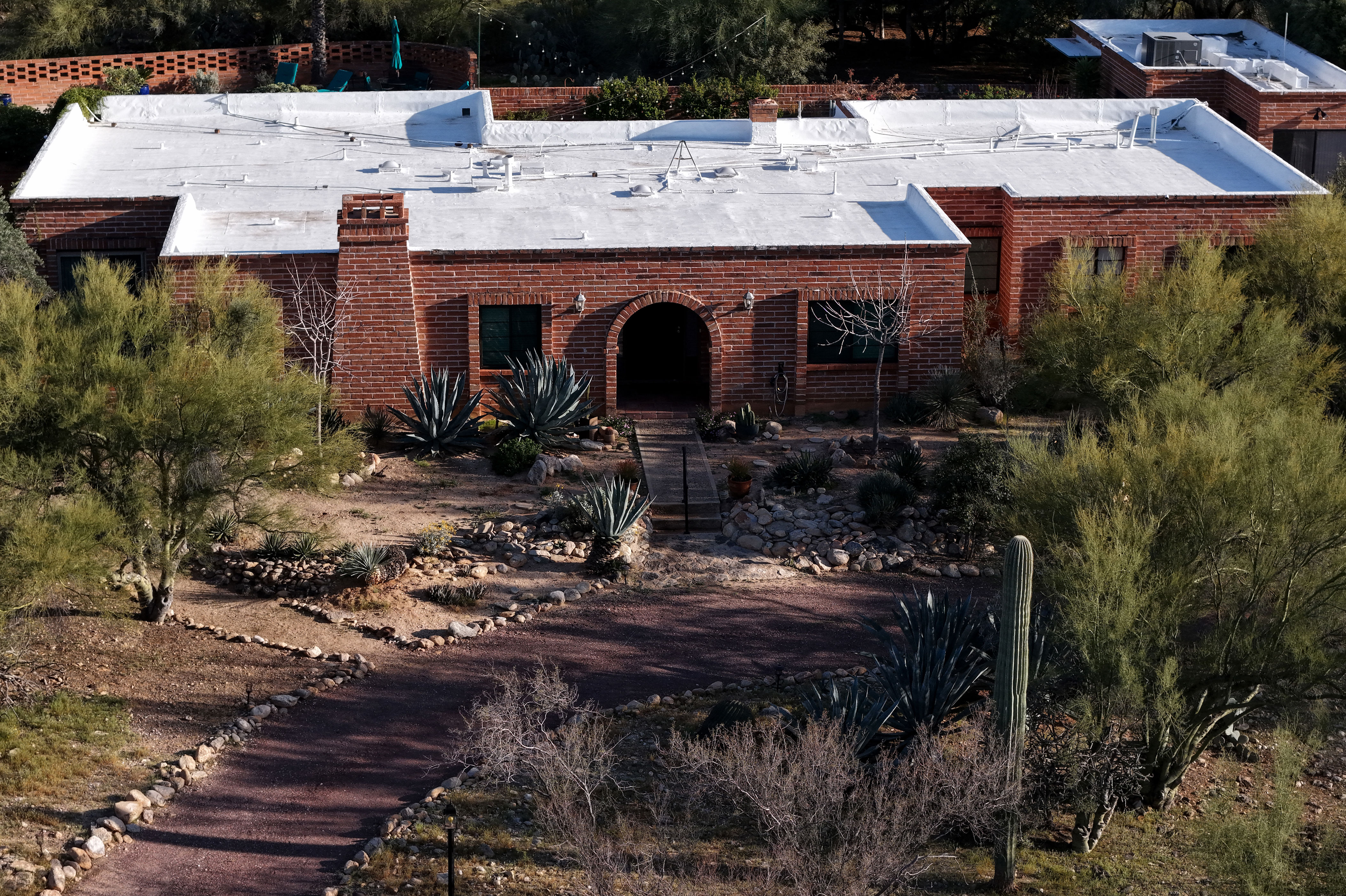 Nancy Guthrie update: Retired FBI agent raises blood spatter questions<br>