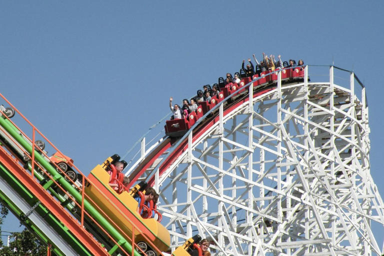 Six Flags selling 7 amusement parks, reveals locations leaving the ...