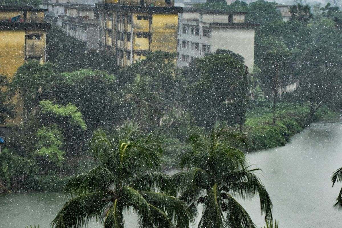 Weather: Disruptive rain and strong winds to slam two provinces