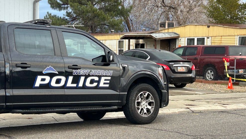 Man dies after mobile home catches fire in West Jordan