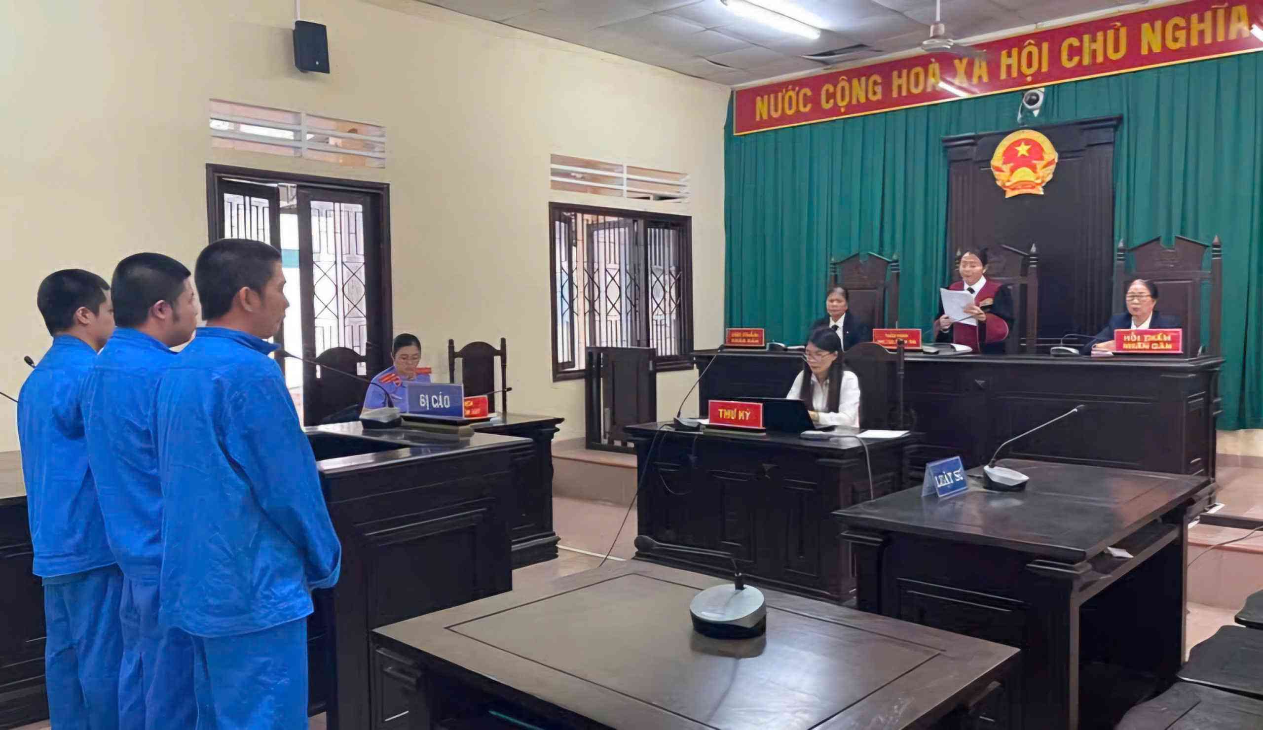 Tàng trữ và tổ chức sử dụng ma túy, 3 đối tượng lĩnh hơn 44 năm tù