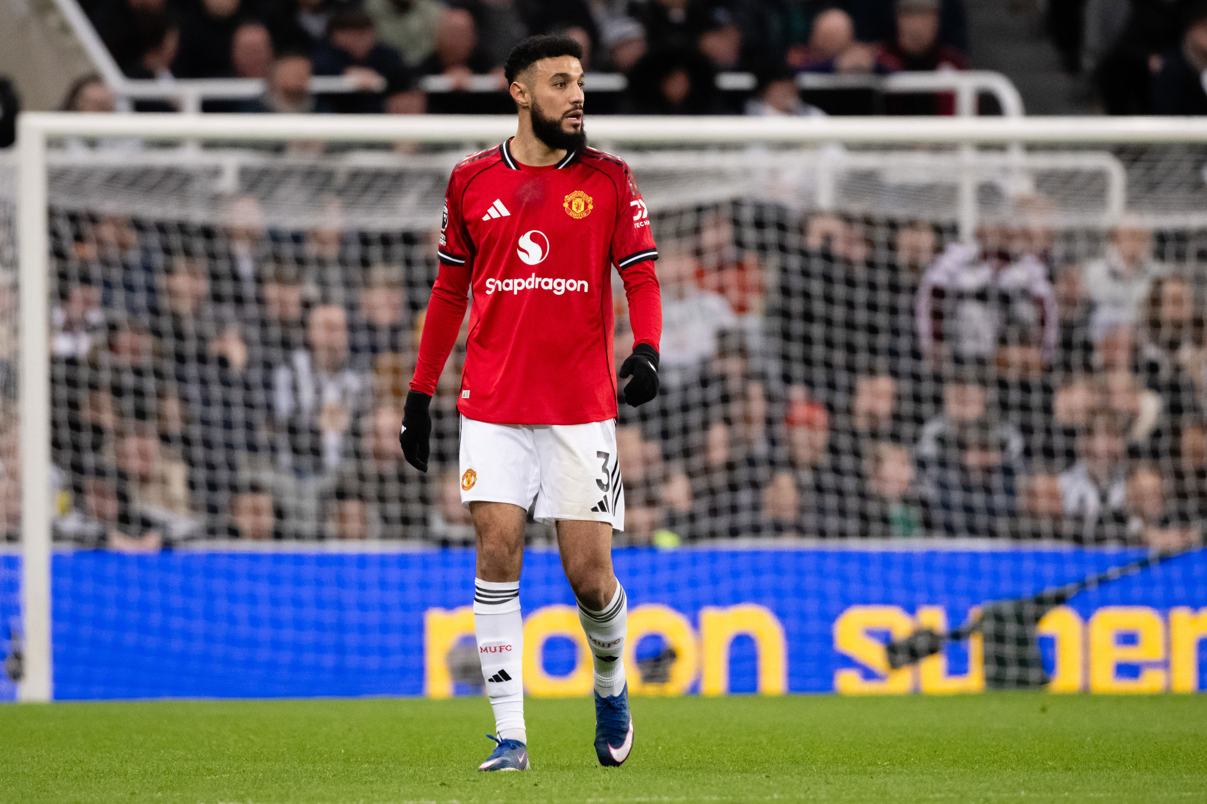 El Manchester United se enfrenta a una nueva preocupación por las lesiones cuando Carrick se ve obligado a hacer un cambio de último momento.