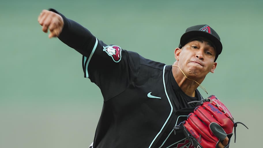 Diamondbacks make 3-player roster move