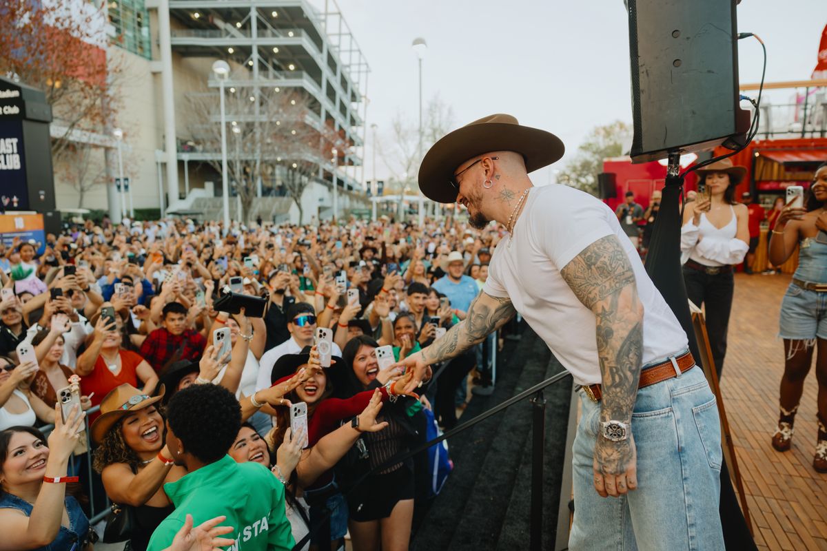 J Balvin returns to Houston Rodeo 2026: Shares his cowboy name and ...