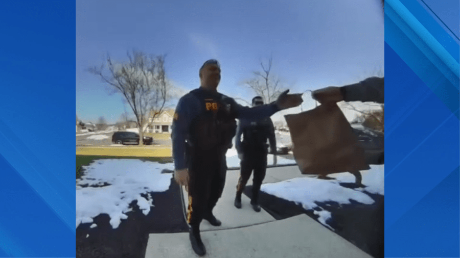 NJ police arrest DoorDash driver, then finish his delivery<br>