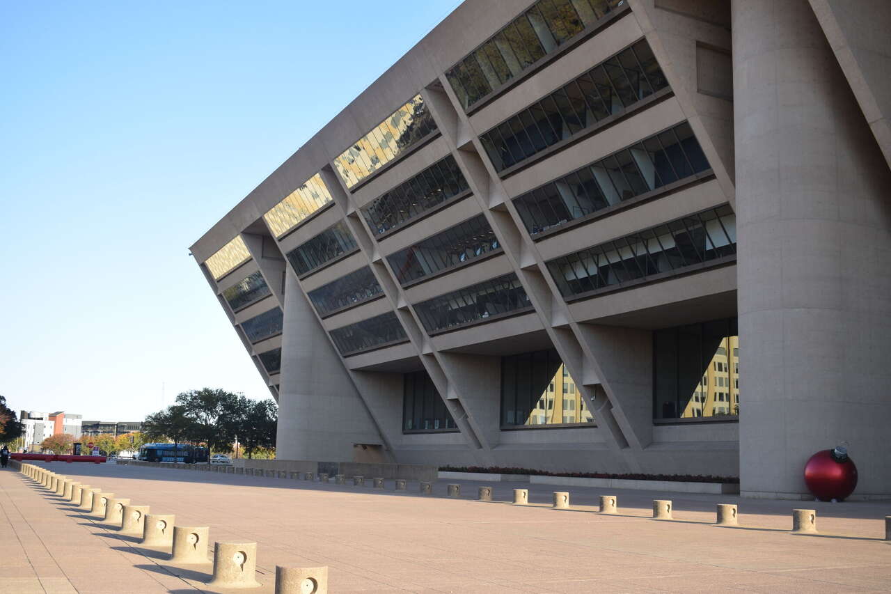 New documents shed light on historic Dallas building's fate