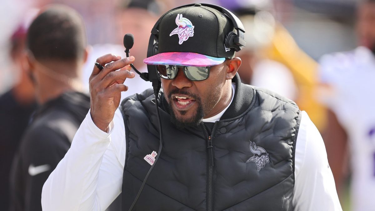 Vikings Pro Bowler takes shot at Brian Flores amid his pending release<br><br>