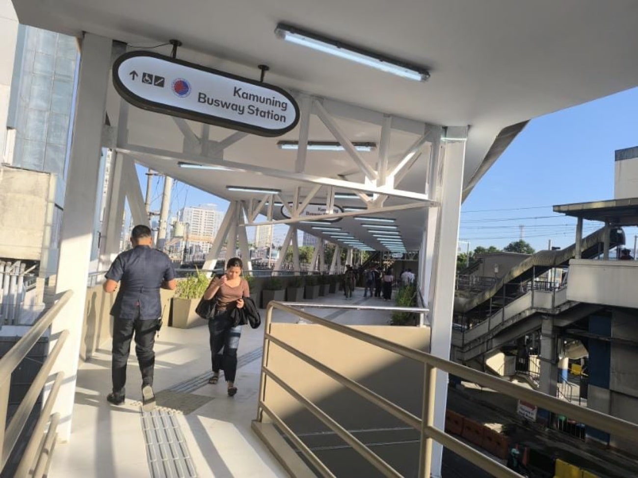 ‘Mt. Kamuning’ replaced with pedestrian-friendly footbridge
