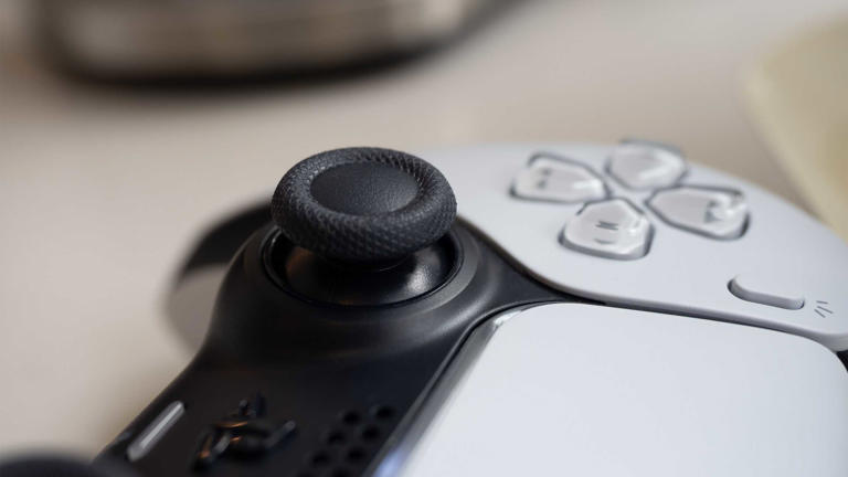 I made a cheap PS5 controller mod, and it fixed what firmware updates ...