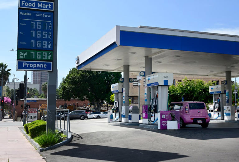 California gas crisis risks sending prices above $8 a gallon and ...