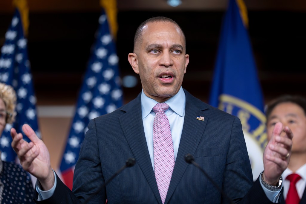 House passes bill to fund DHS but most Democrats remain opposed to ...
