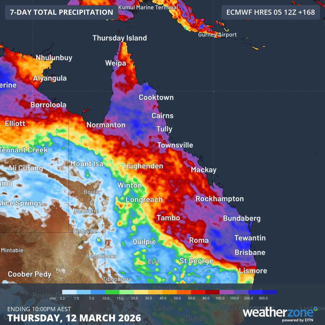 Queensland flood risk as heavy tropical rain spreads south