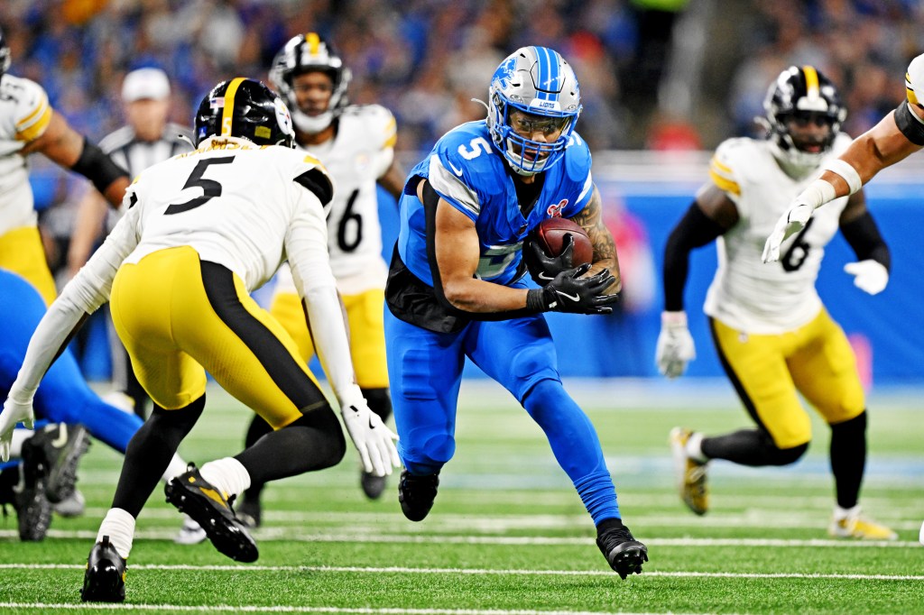 Amon-Ra St. Brown ‘sick’ over Lions’ David Montgomery trade
