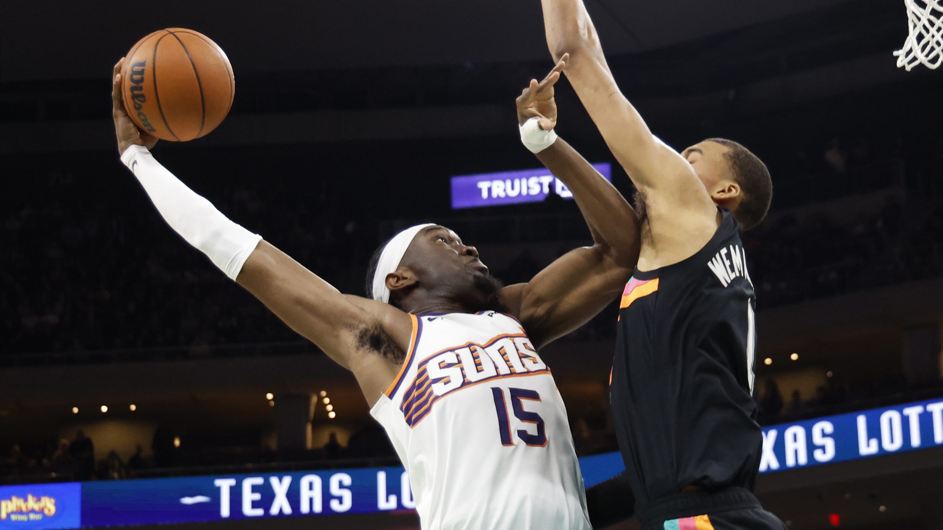 Suns suffer injury blow to struggling center