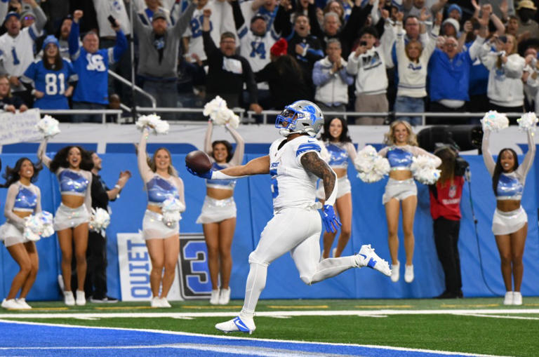 Amon-Ra St. Brown ‘sick’ over Lions’ David Montgomery trade
