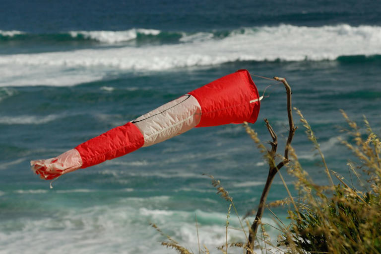 Massive Santa Ana wind warning in effect for Southern California