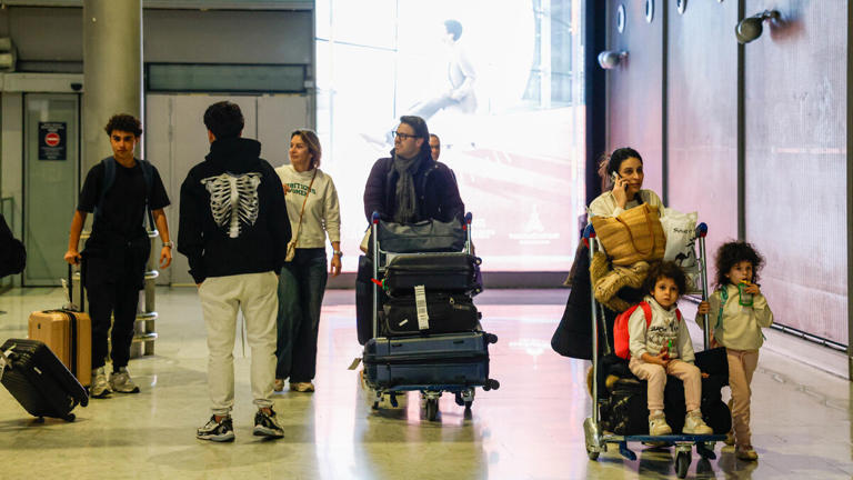 Guerre au Moyen-Orient : « environ 5 000 » Français veulent quitter la région, 750 déjà rapatriés