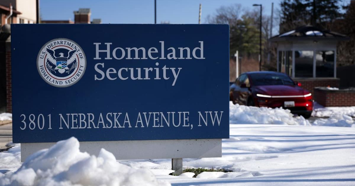 Senate Democrats vote down DHS funding bill despite GOP push to restore ...