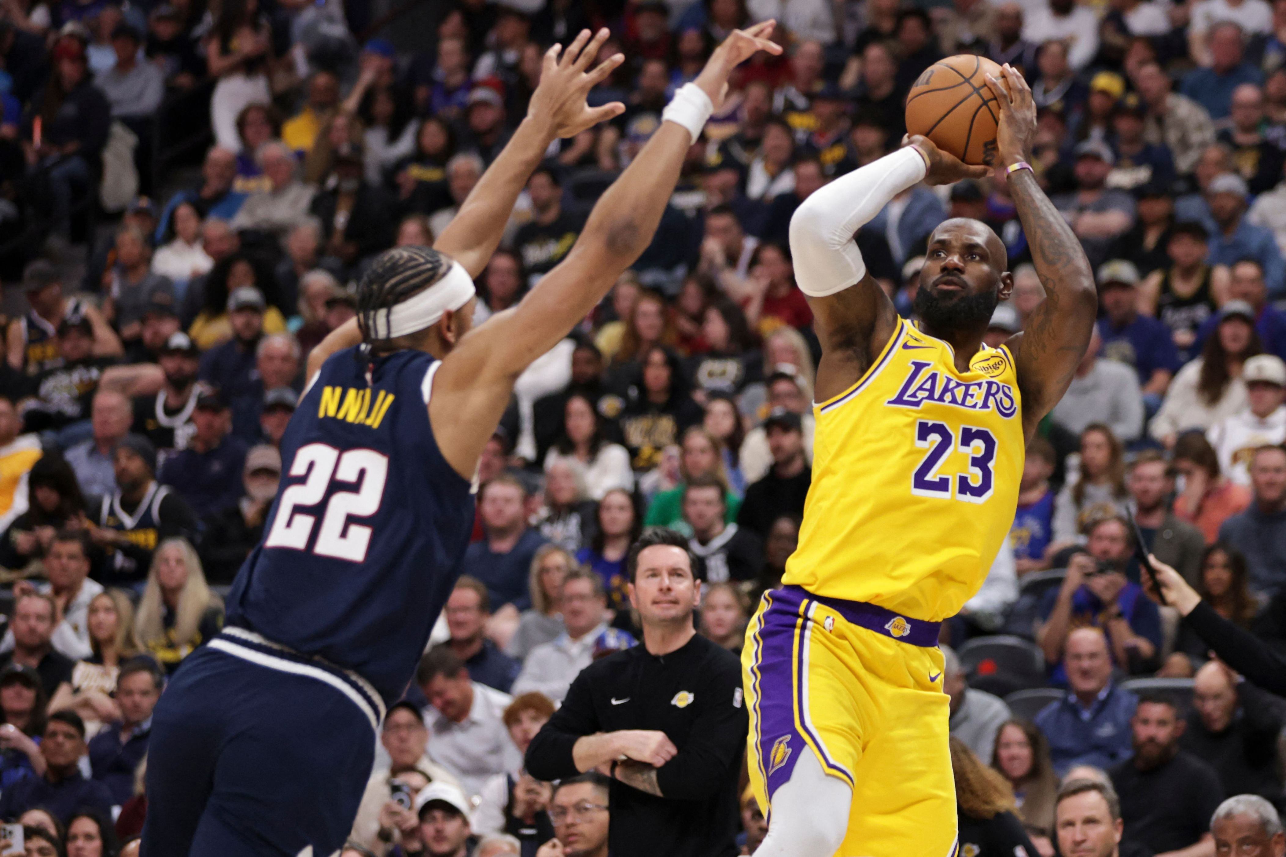 LeBron James surpasses 37-year field goal record