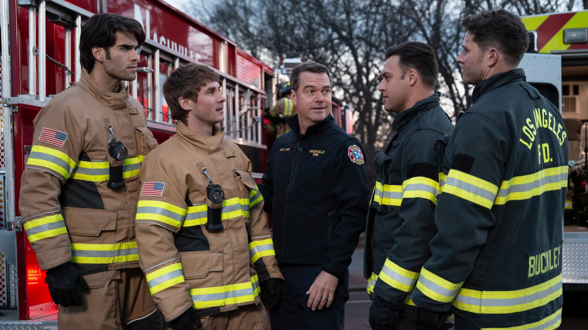 '9-1-1' stars break down epic crossover, react to Buck and Dixie's hookup