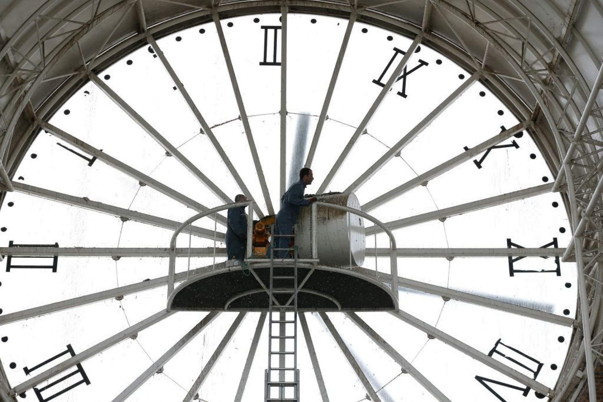 The pros and cons of daylight saving time
