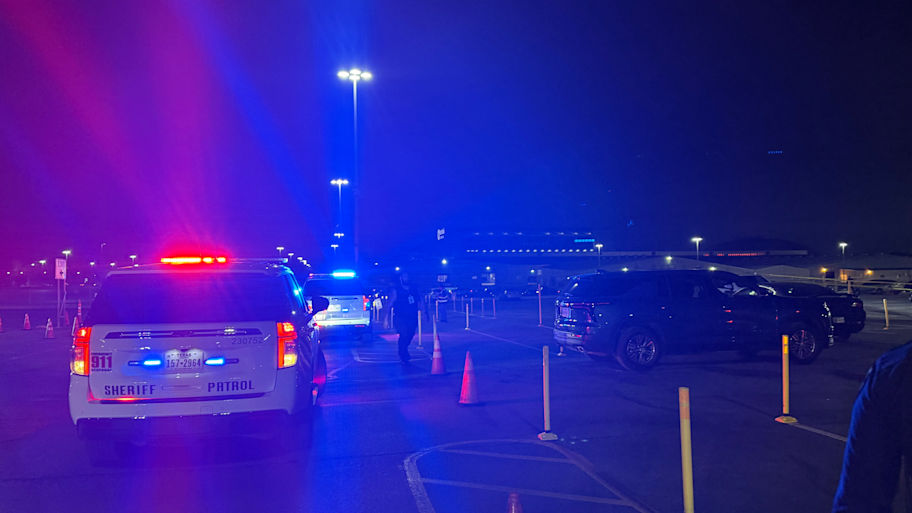 Man shot and injured in busy parking lot after Spurs game, BCSO says