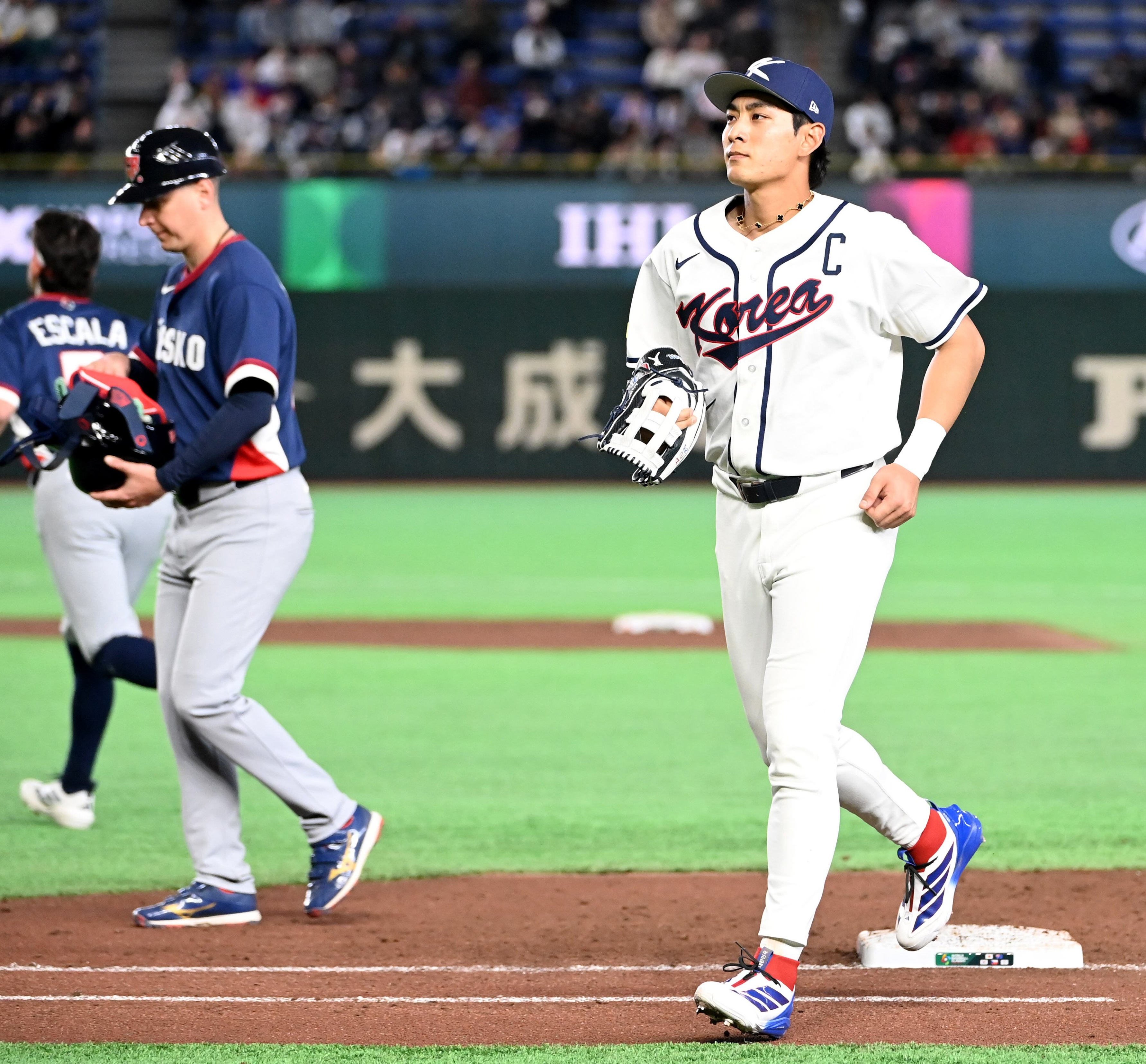 Lee Jung-hoo's four-leaf clover necklace sparks MLB trend