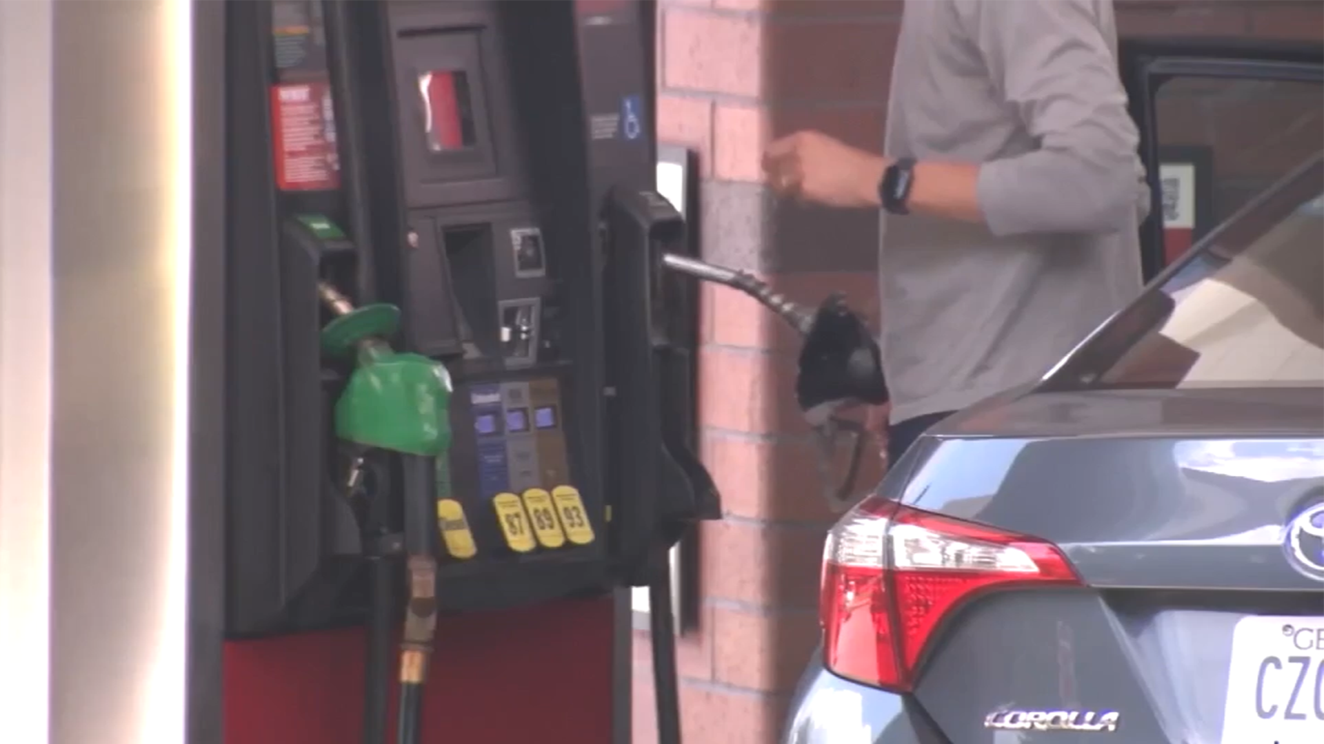 Gas prices top $5 per gallon in Vancouver amid Iran conflict