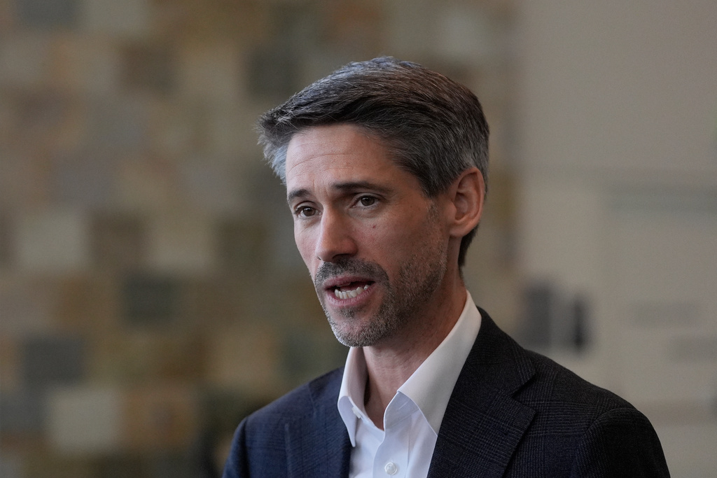 Top California Democrat flops with call for candidates to exit governor