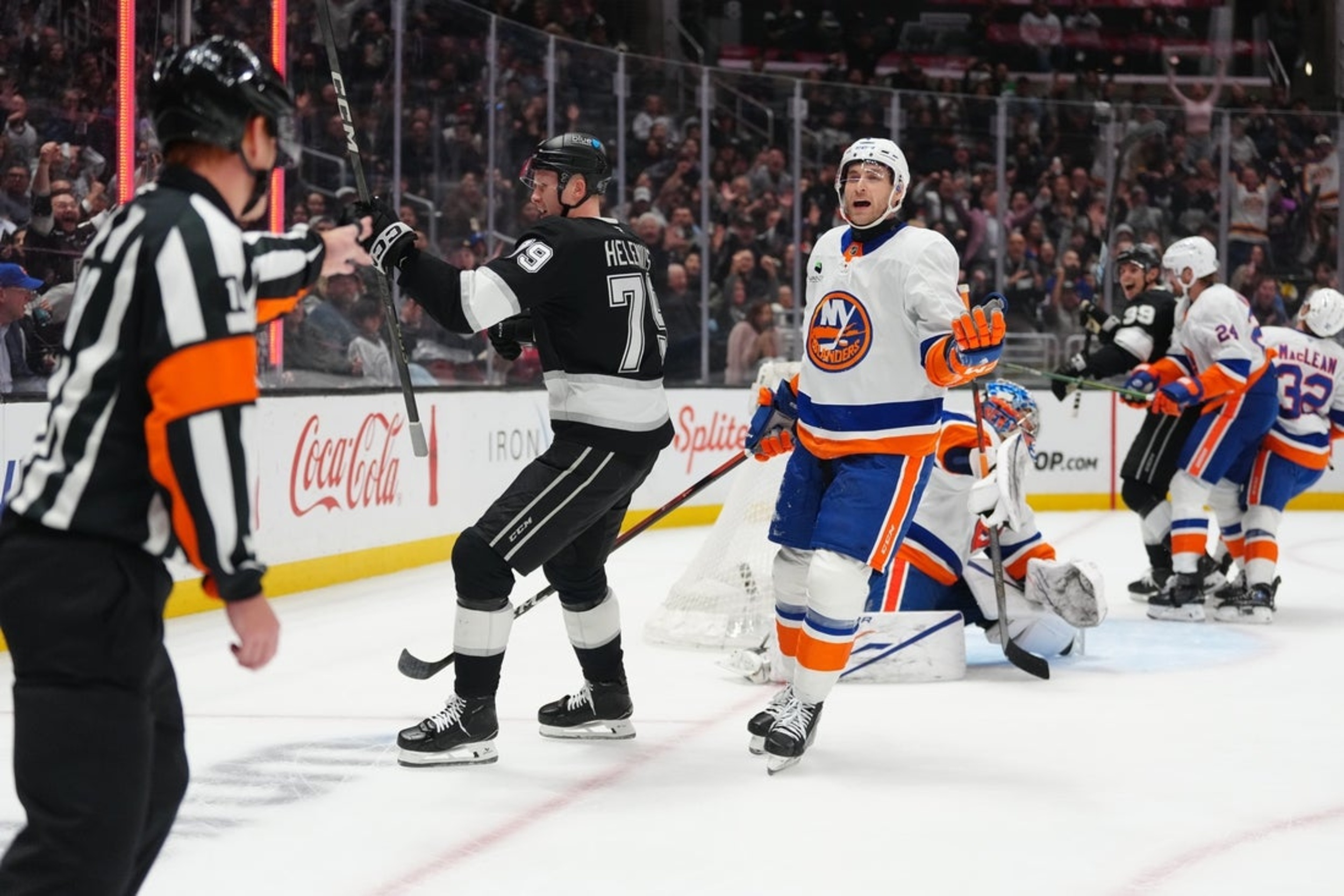 Artemi Panarin, Kings hand Islanders another Southern California loss