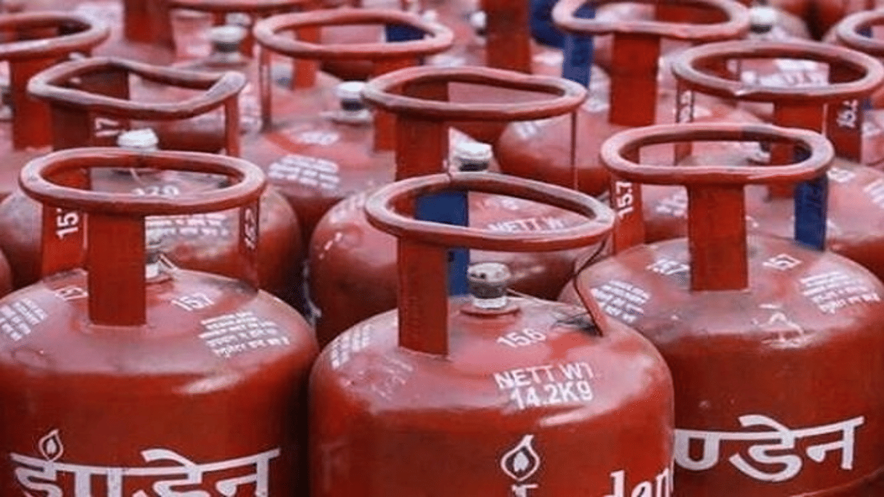 Govt asks oil refiners to boost LPG output from propane, butane amid ...