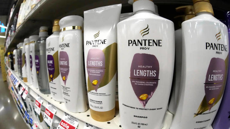 Experts weigh in on the value of expensive shampoos
