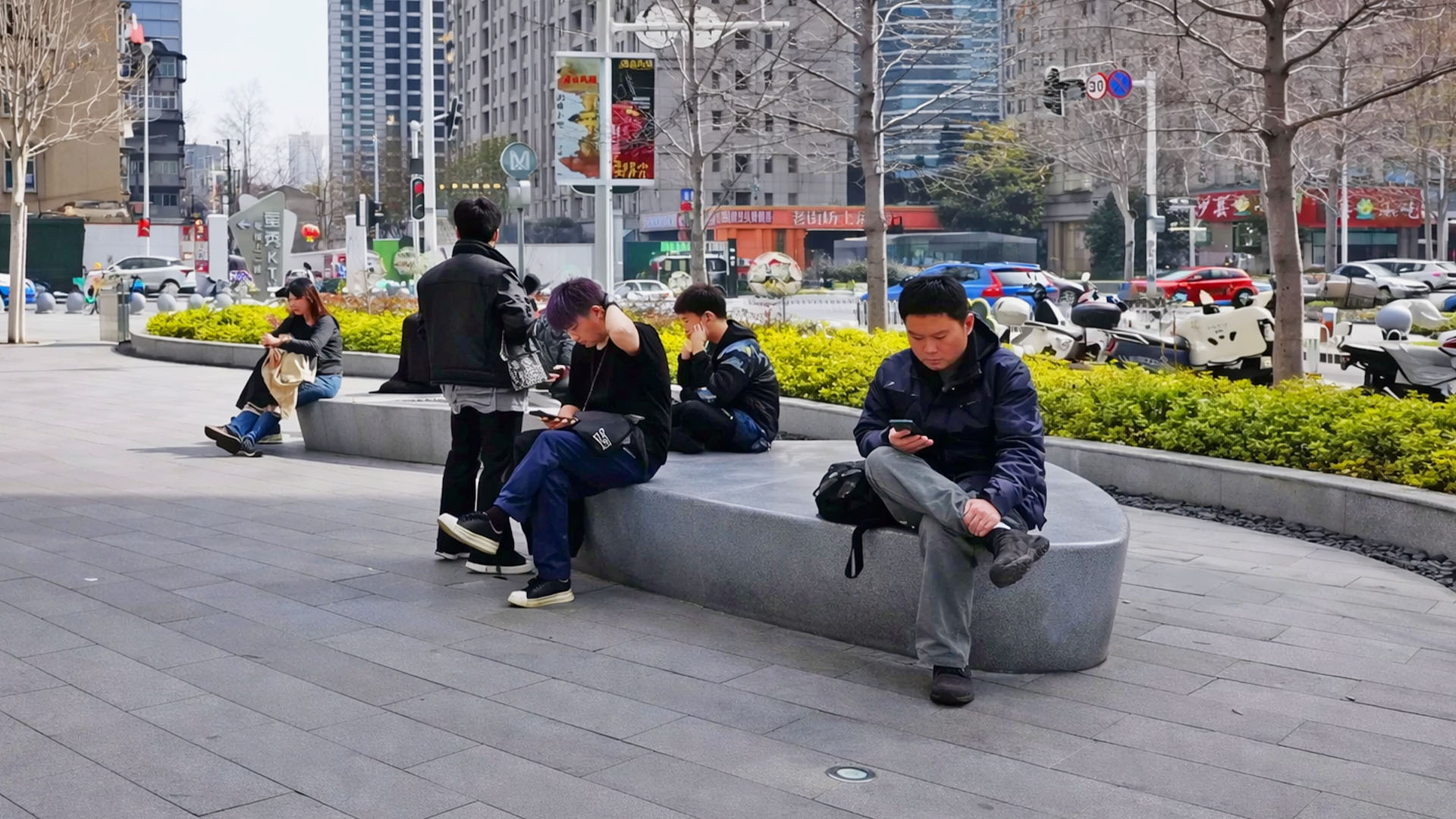 Public Seating Helps People Rest in Cities China