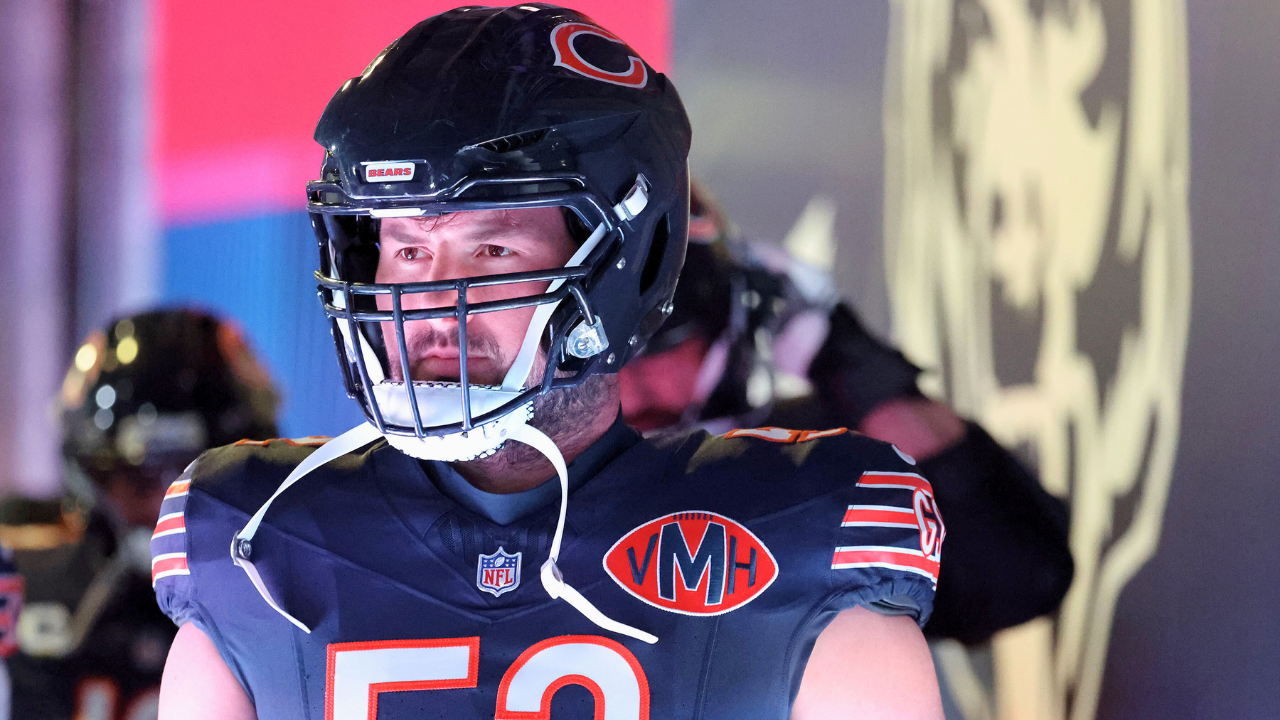 Bears Pro Bowl center walks away from $24M with no explanation—Bears lose $42M anchor<br>