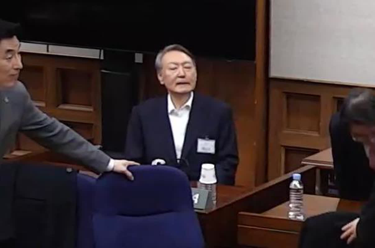 윤석열 내란특검법에 대해 헌법소원 제기, 북한 우라늄 농축시설 지목, 영화 '왕과 사는 남자' 흥행