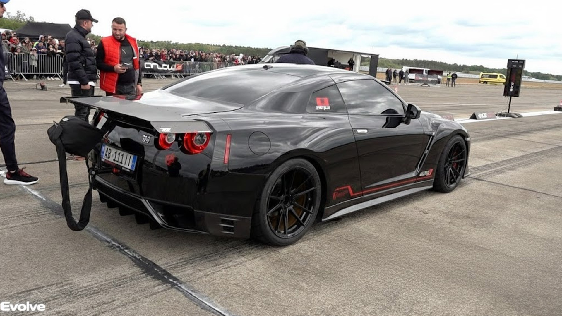 Nissan GT-R R35 2000HP drag monster
