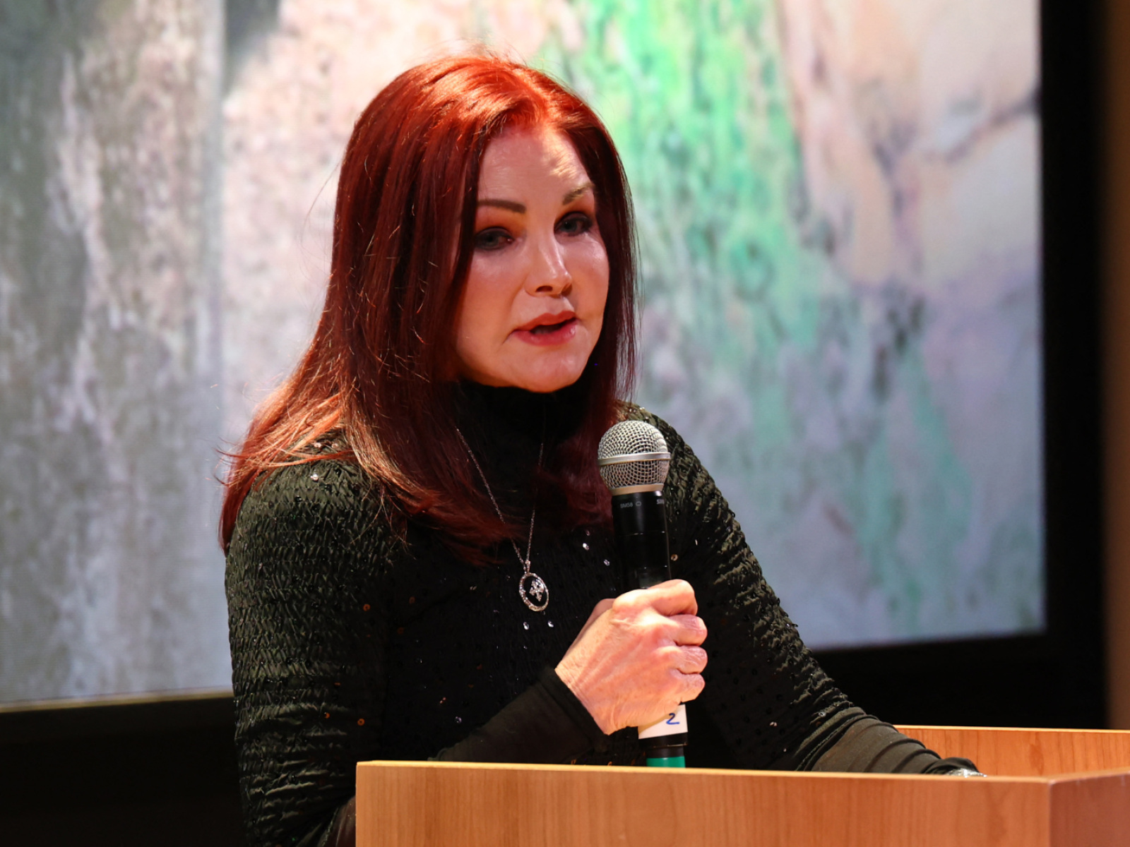 Priscilla Presley eröffnet Elvis-Schau im 48er-Tandler
