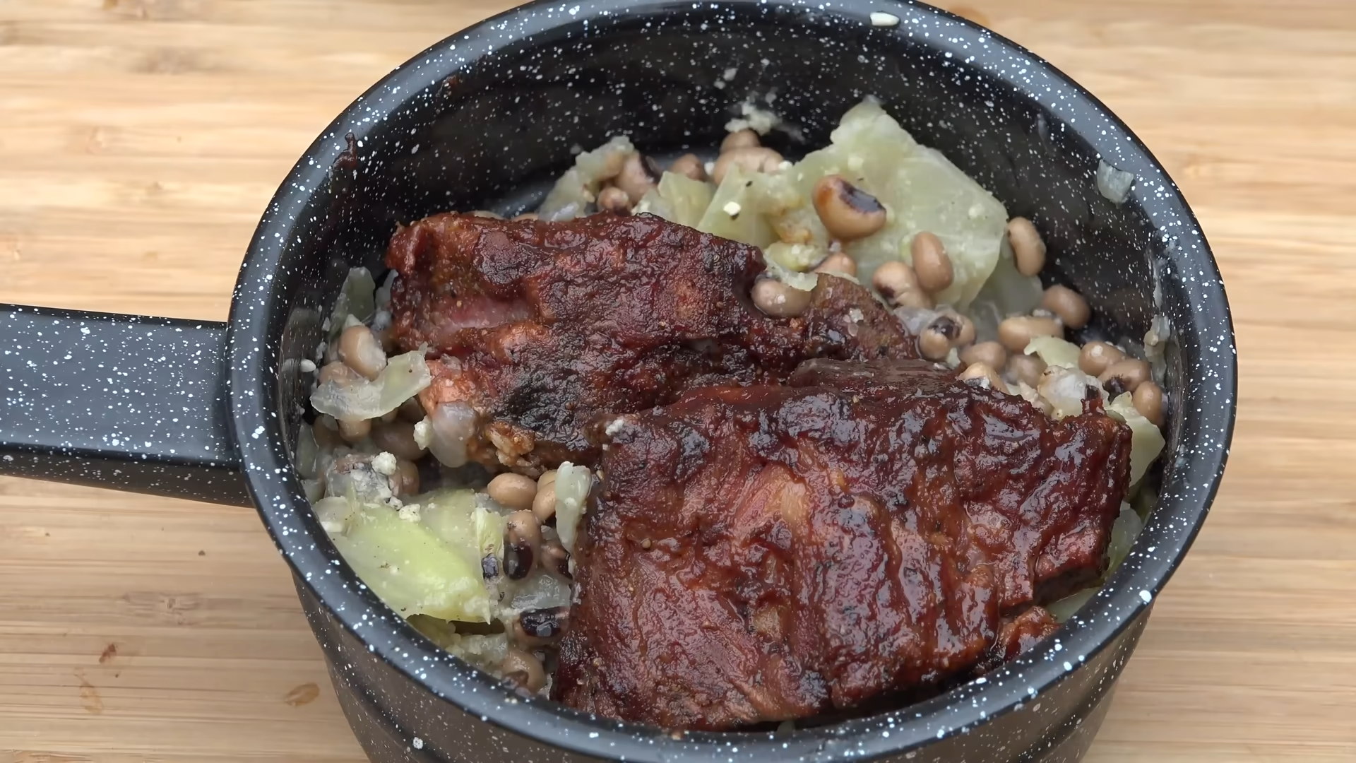 This is how I smoke pork neck bones and black eyed peas the American way