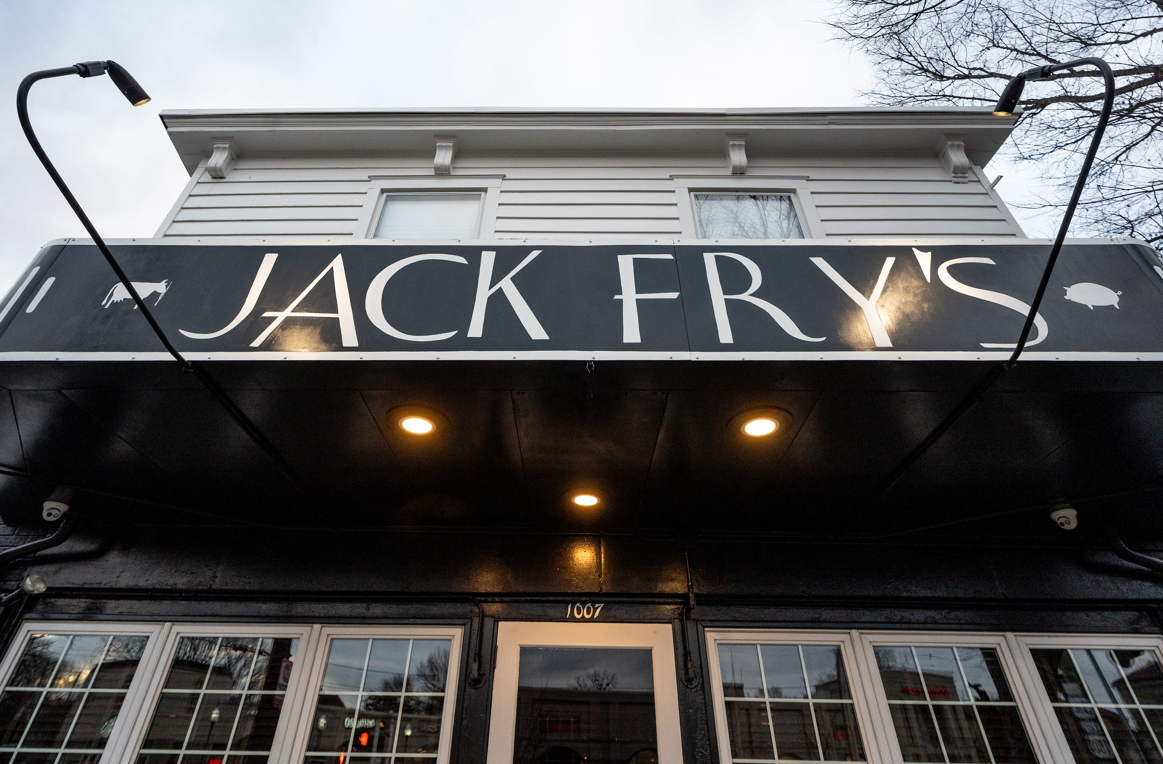 why-the-93-year-old-jack-fry-s-is-louisville-s-most-classic-restaurant