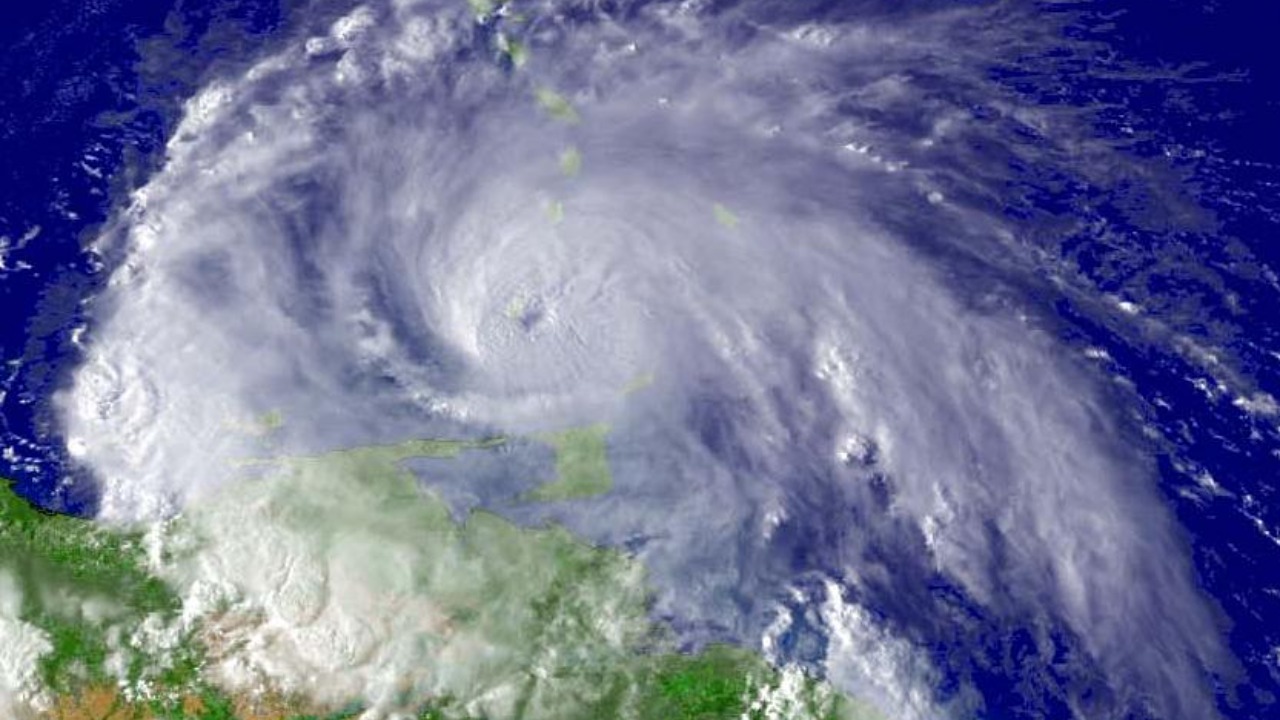 Severe storms with 80 mph winds, hen egg-size hail to slam 8 states Friday