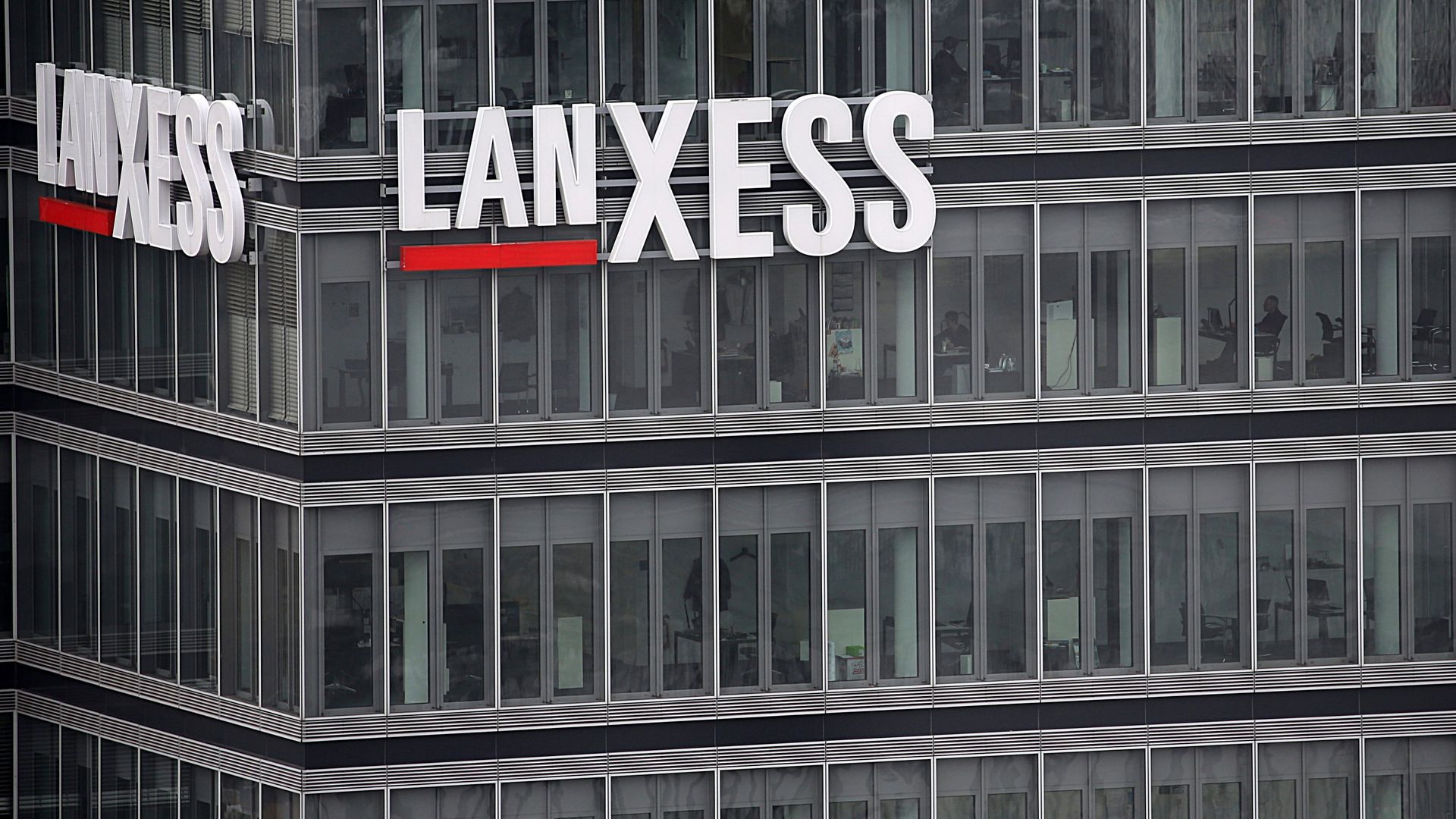 Lanxess-Aktie stürzt auf den tiefsten Stand seit 17 Jahren