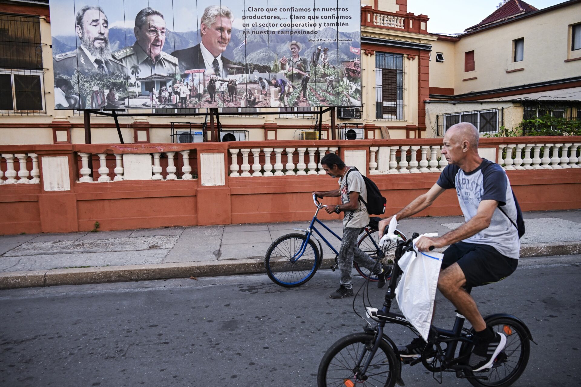 Cuba poised for 'urgent' reform in the face of Trump's 'friendly ...