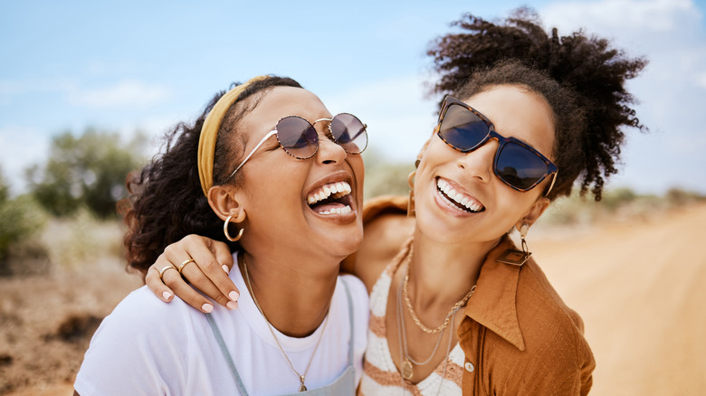 'Friendship rituals' remove stress from hanging out - here's how to ...