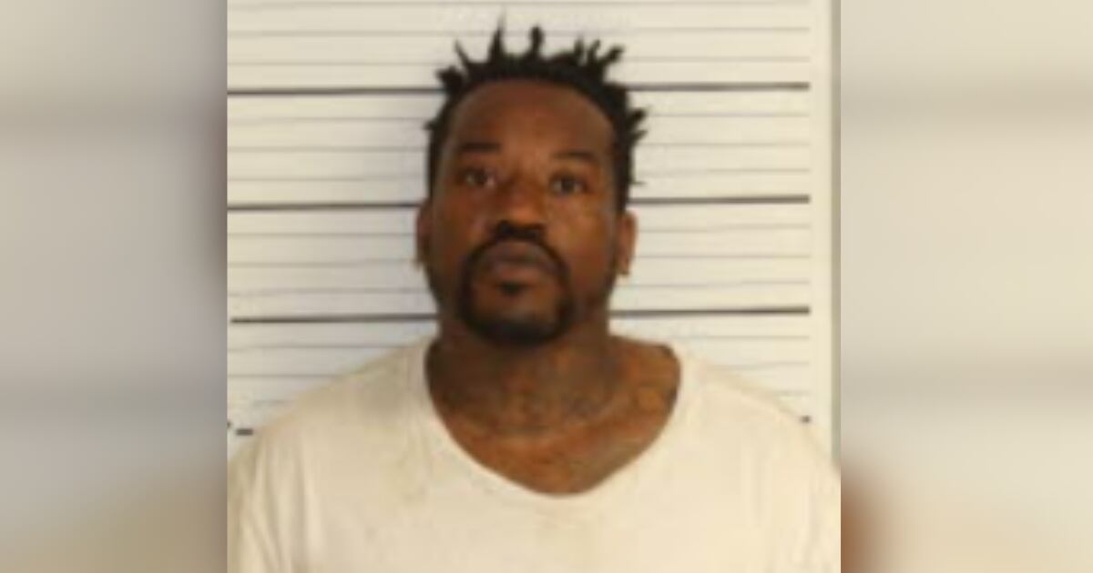 Driver in custody after hitting MPD officer at traffic stop