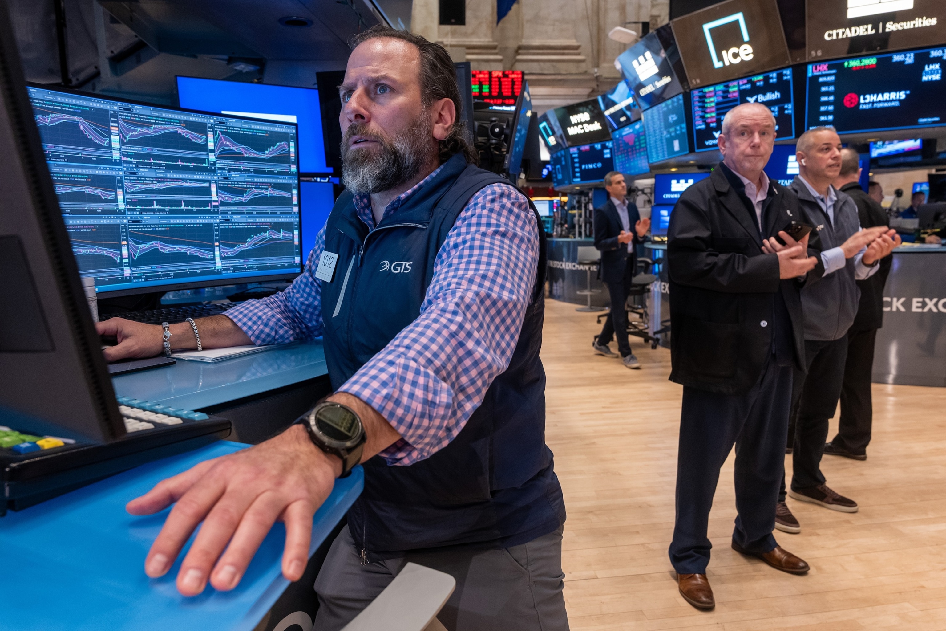 Dow drops 650 points as Iran war sends oil prices surging