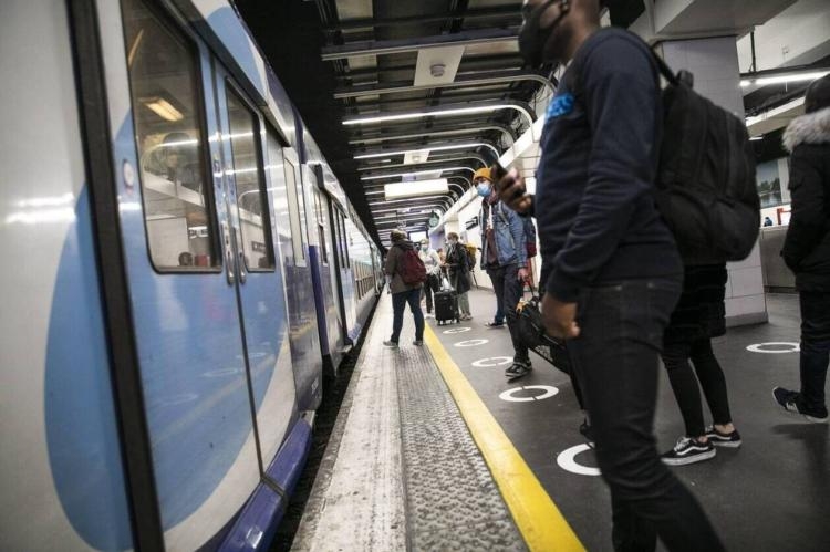 Les 300 nouveaux trains du RER C ne circuleront pas avant 2034 en Île ...