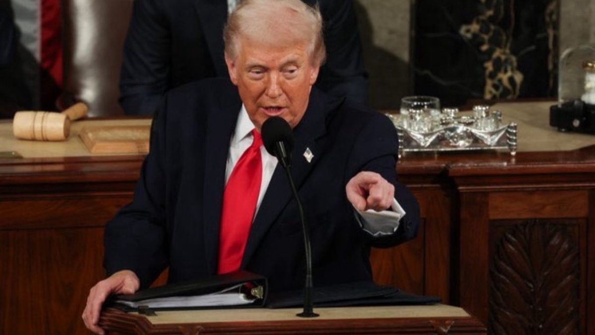 Trump warns Cuba 'will fall soon'